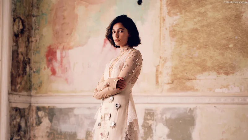 Naomi Scott photo 14 of 376