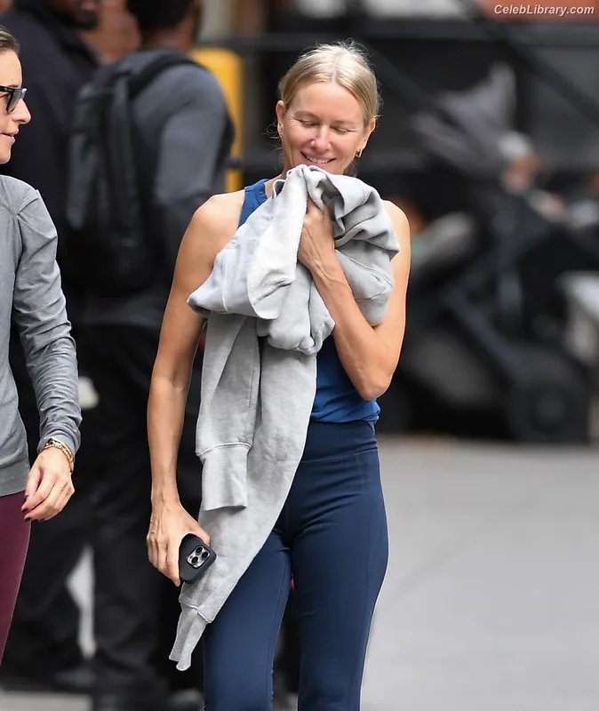 Naomi Watts photo 4 of 131