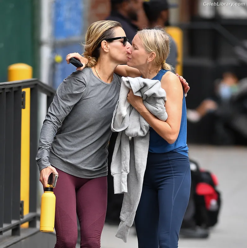 Naomi Watts photo 7 of 131