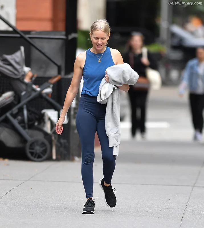 Naomi Watts photo 9 of 131