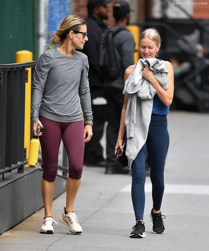Naomi Watts photo 17 of 131