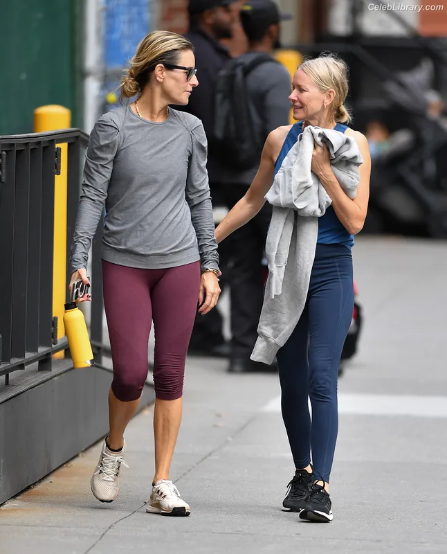 Naomi Watts photo 19 of 131