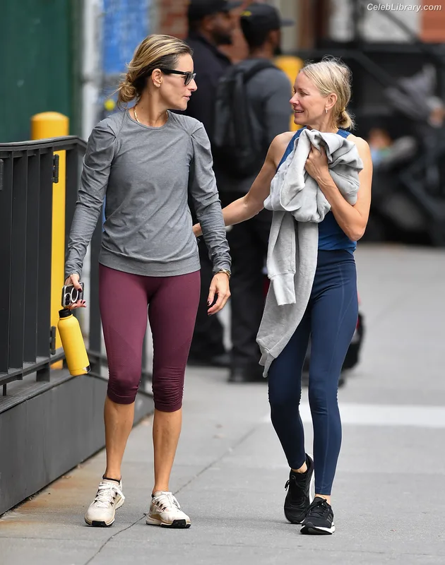 Naomi Watts photo 20 of 131