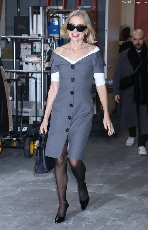 Naomi Watts photo 22 of 131