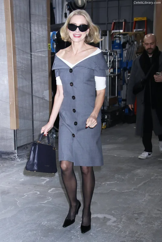 Naomi Watts photo 23 of 131