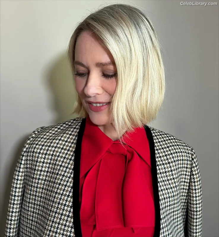 Naomi Watts photo 3 of 131