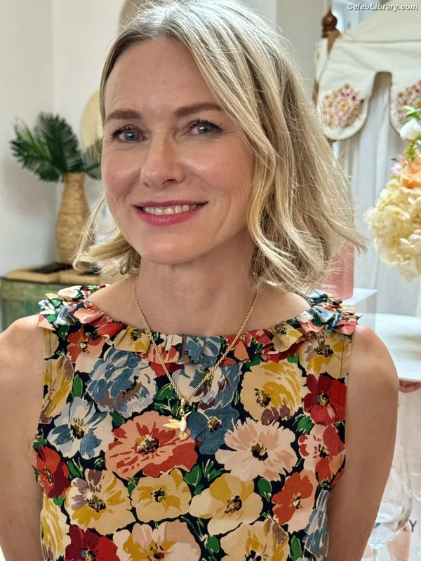 Naomi Watts photo 12 of 131
