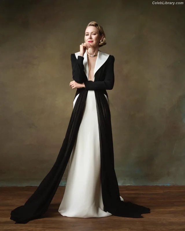 Naomi Watts photo 3 of 131