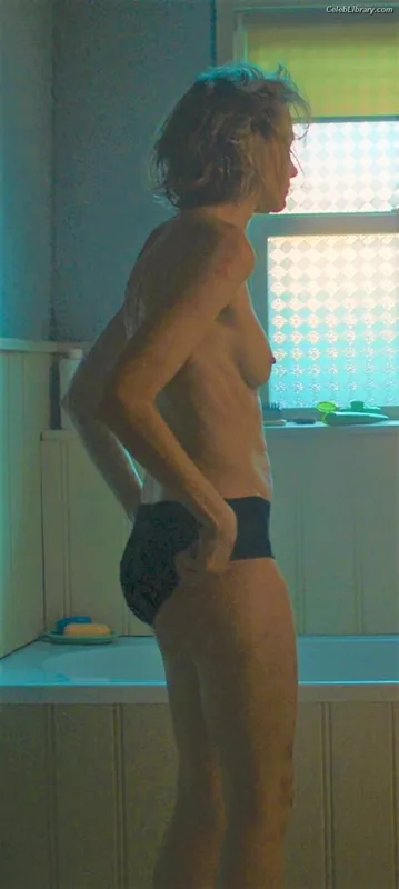 Naomi Watts photo 9 of 131