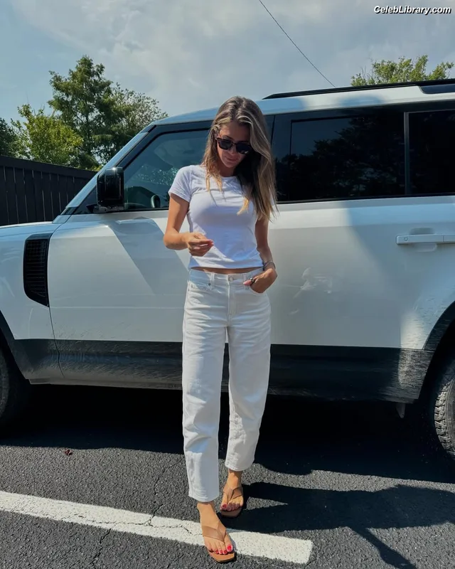 Naomie Olindo photo 19 of 49
