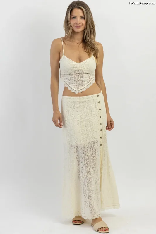 Naomie Olindo photo 12 of 49