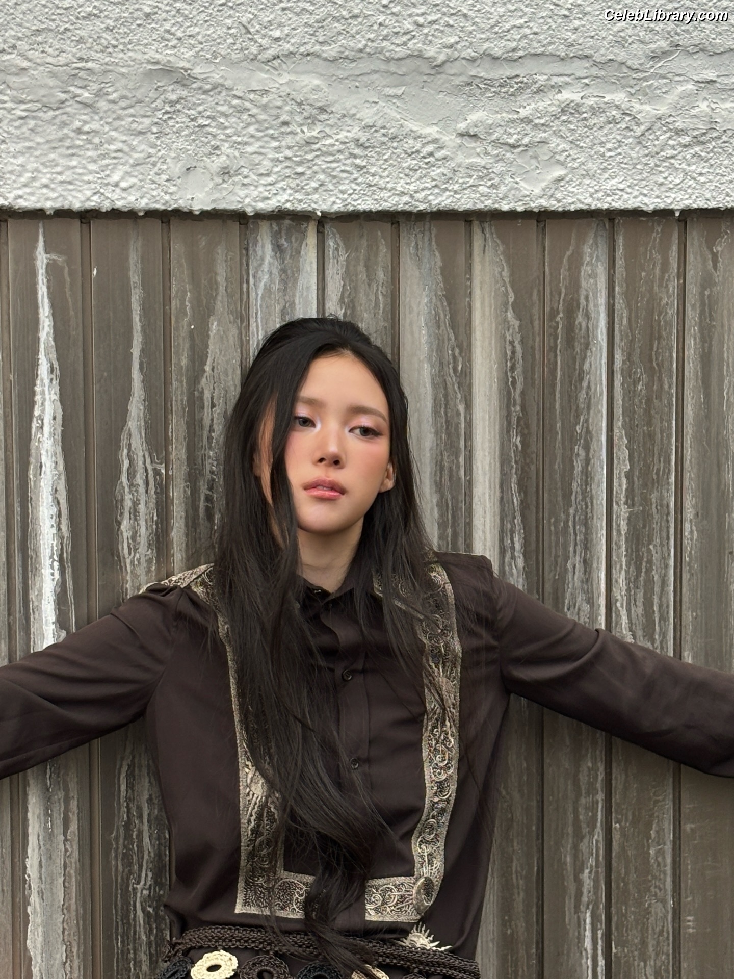Narin (Na Rin) (MEOVV) photo 11 of 66