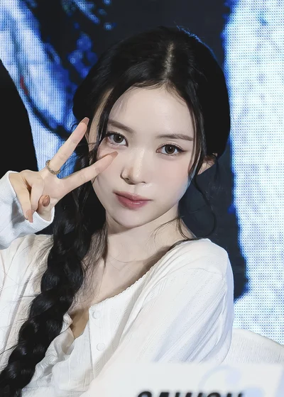 Narin (Na Rin) (MEOVV)