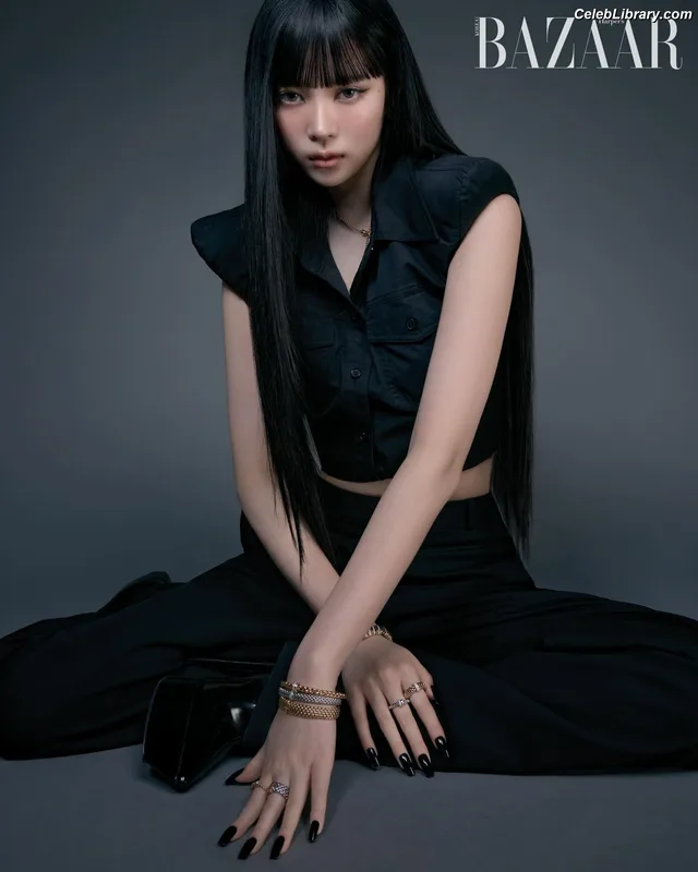 Narin (Na Rin) (MEOVV) photo 18 of 66