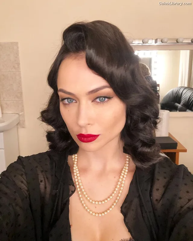 Nastasya Samburskaya photo 13 of 539