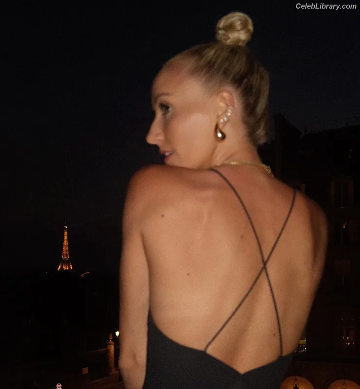 Nastia Liukin photo 18 of 122