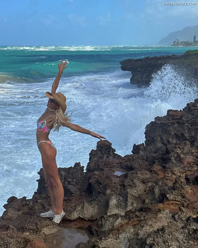 Nastia Liukin photo 2 of 122