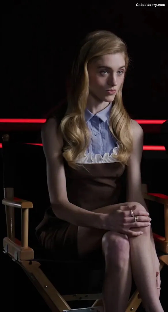 Natalia Dyer photo 21 of 977