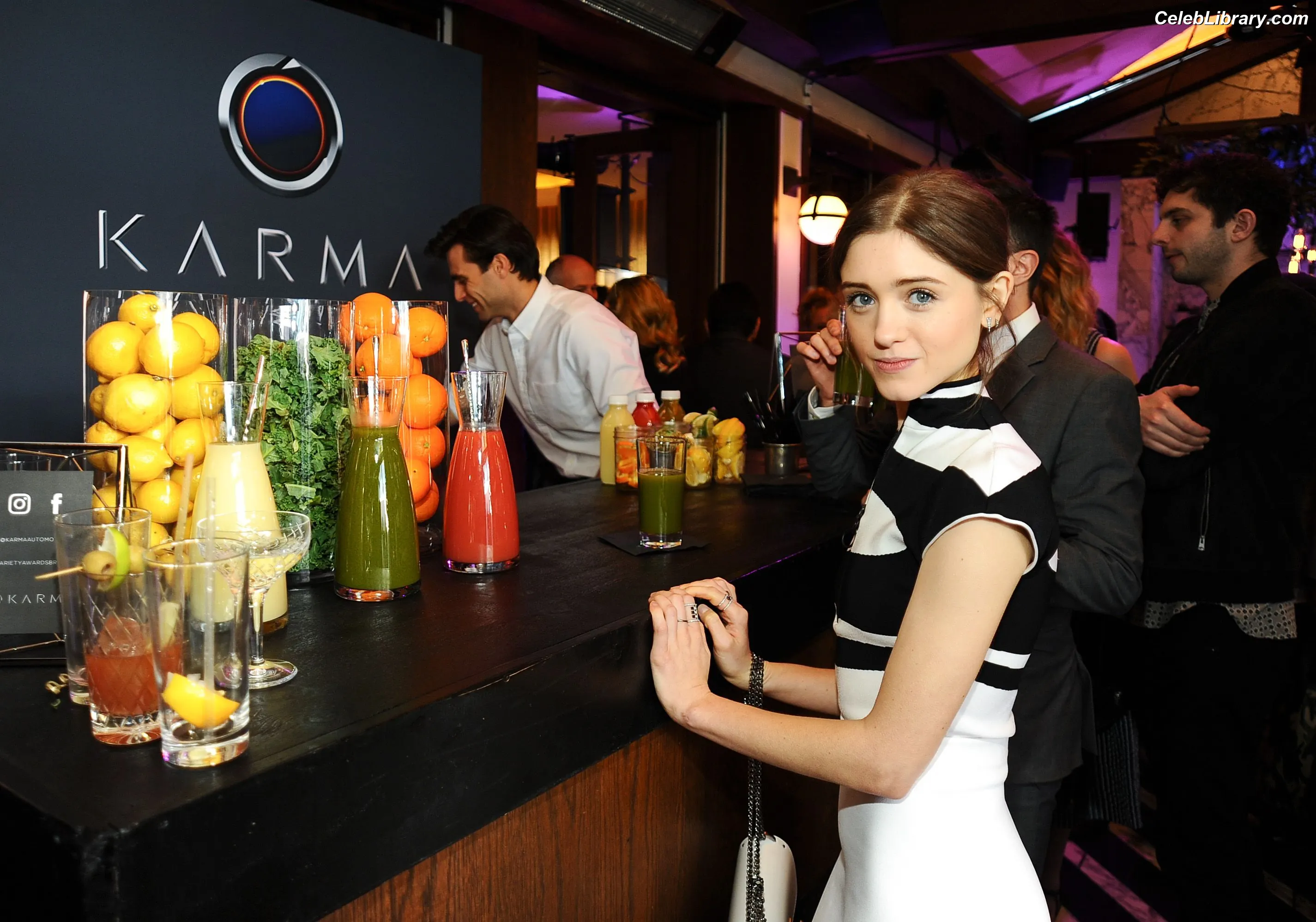 Natalia Dyer photo 21 of 977