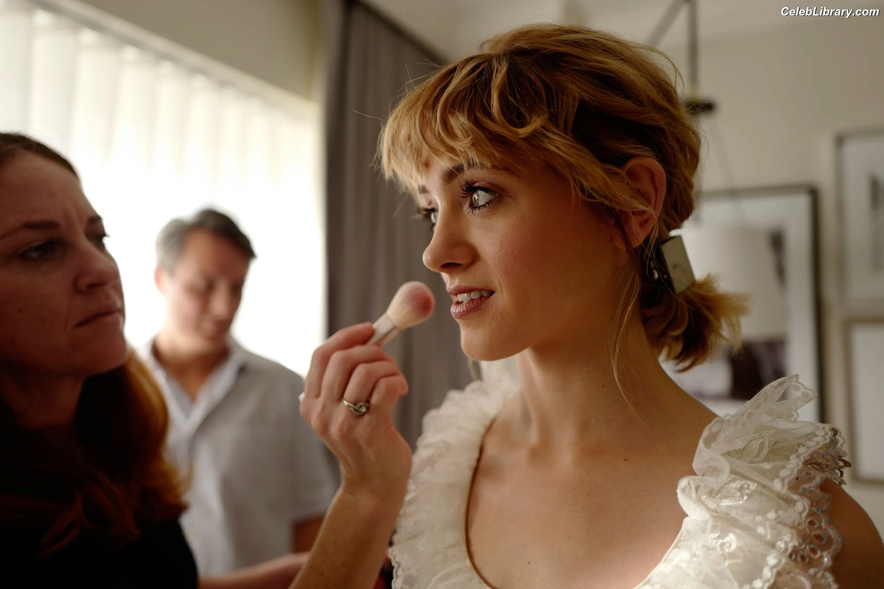 Natalia Dyer photo 5 of 977