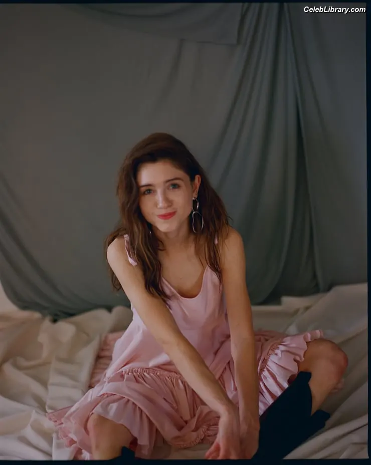 Natalia Dyer photo 21 of 977