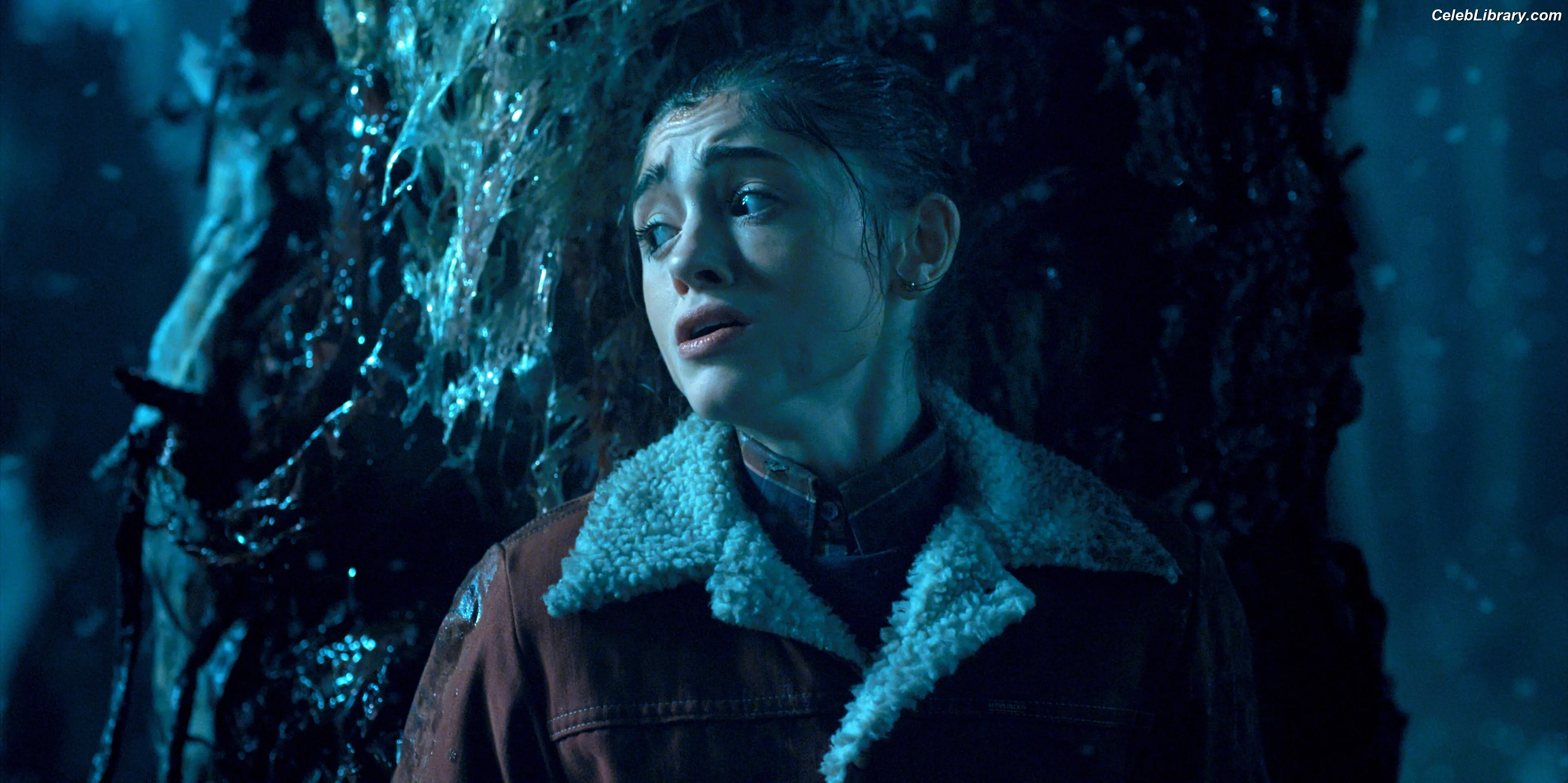 Natalia Dyer photo 22 of 977