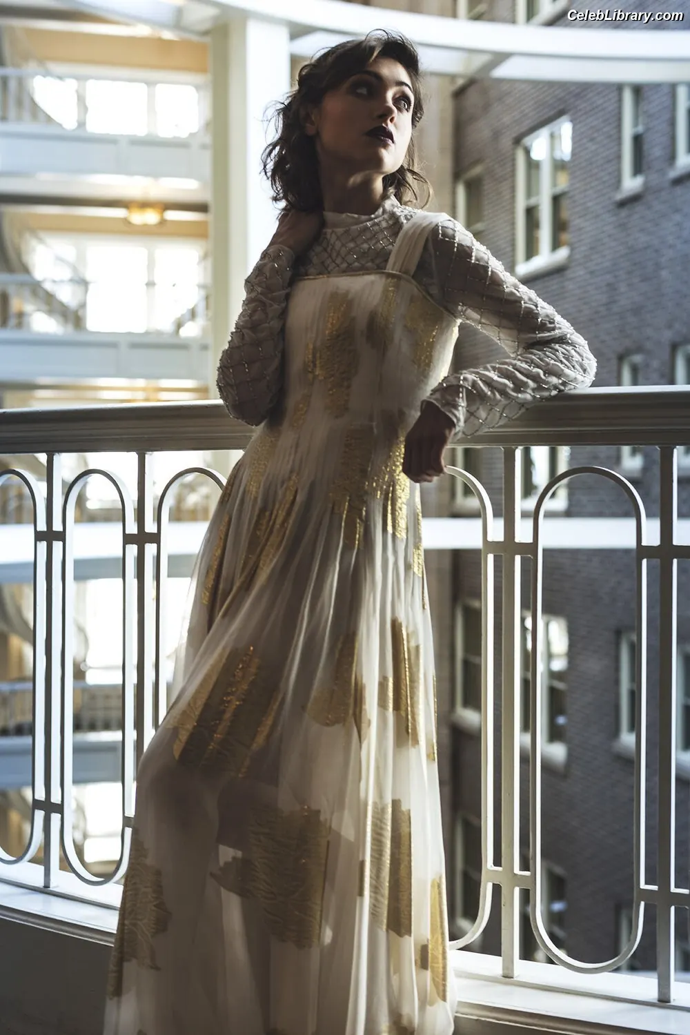 Natalia Dyer photo 9 of 977