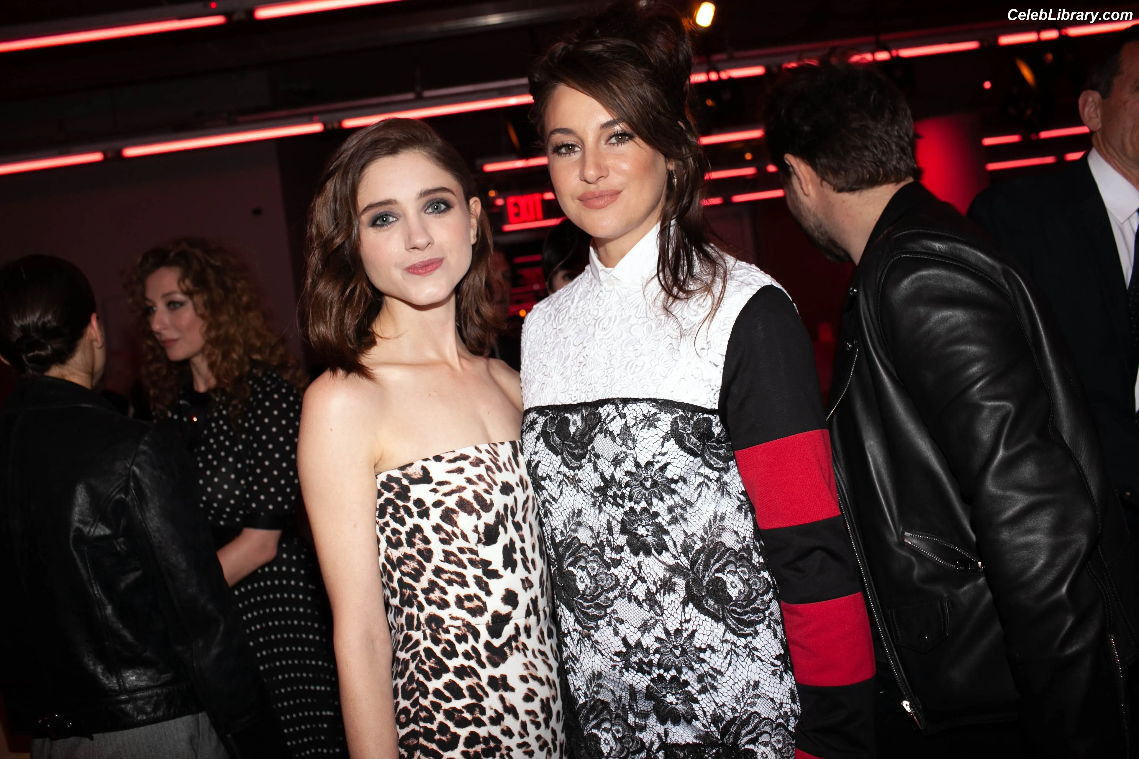 Natalia Dyer photo 8 of 977