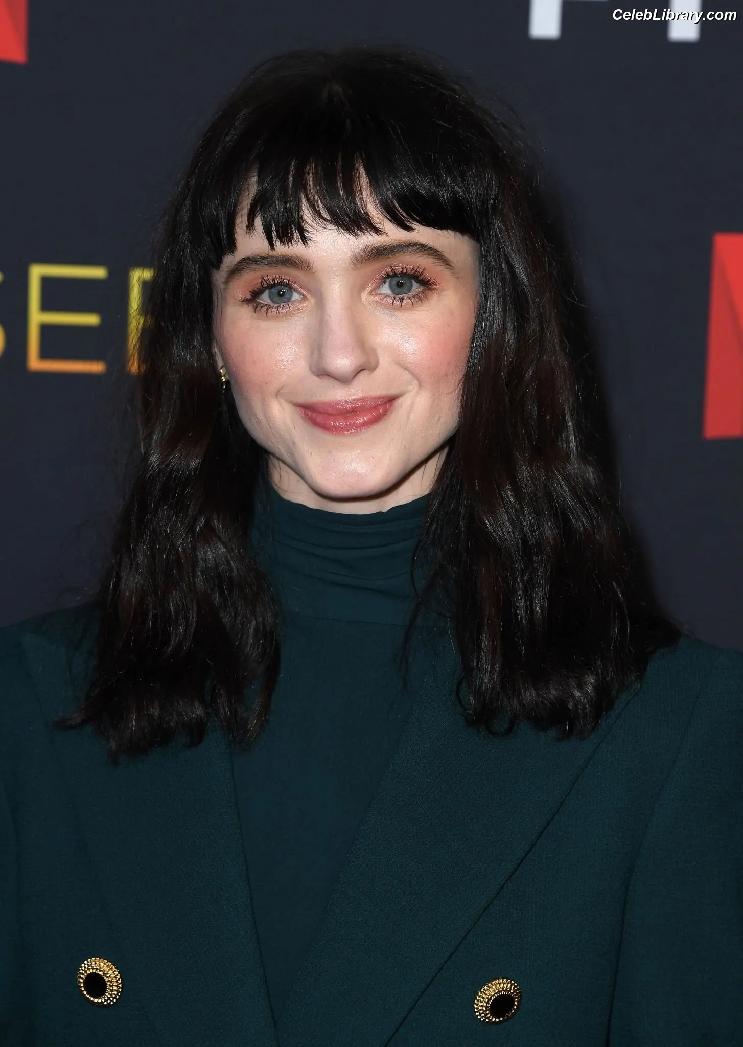 Natalia Dyer photo 5 of 977