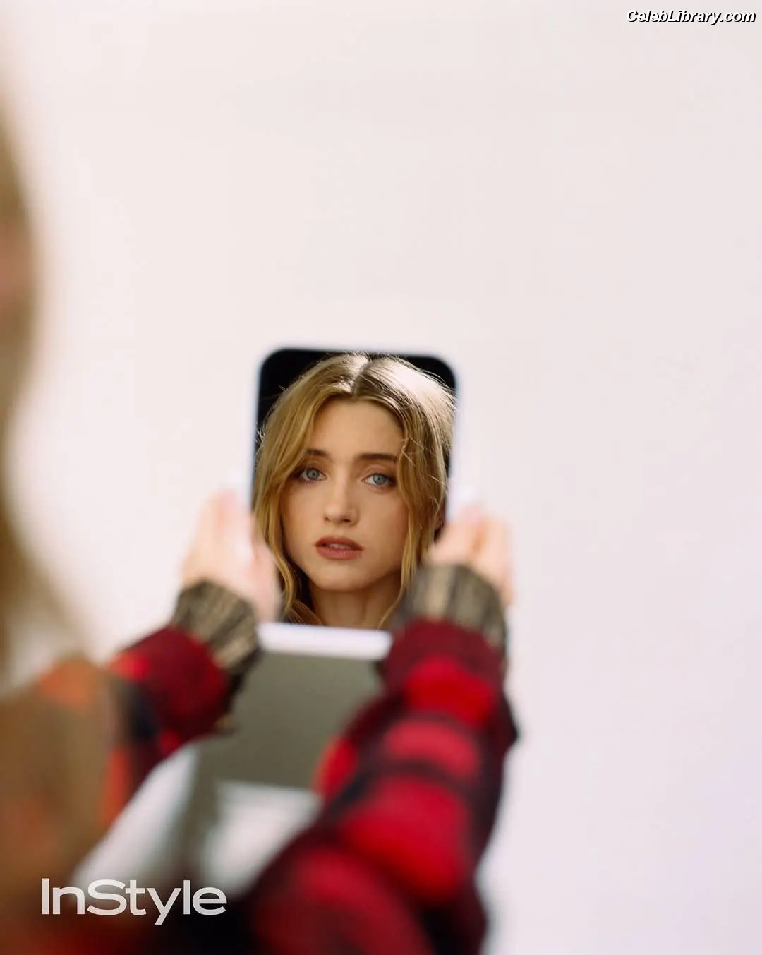 Natalia Dyer photo 7 of 977