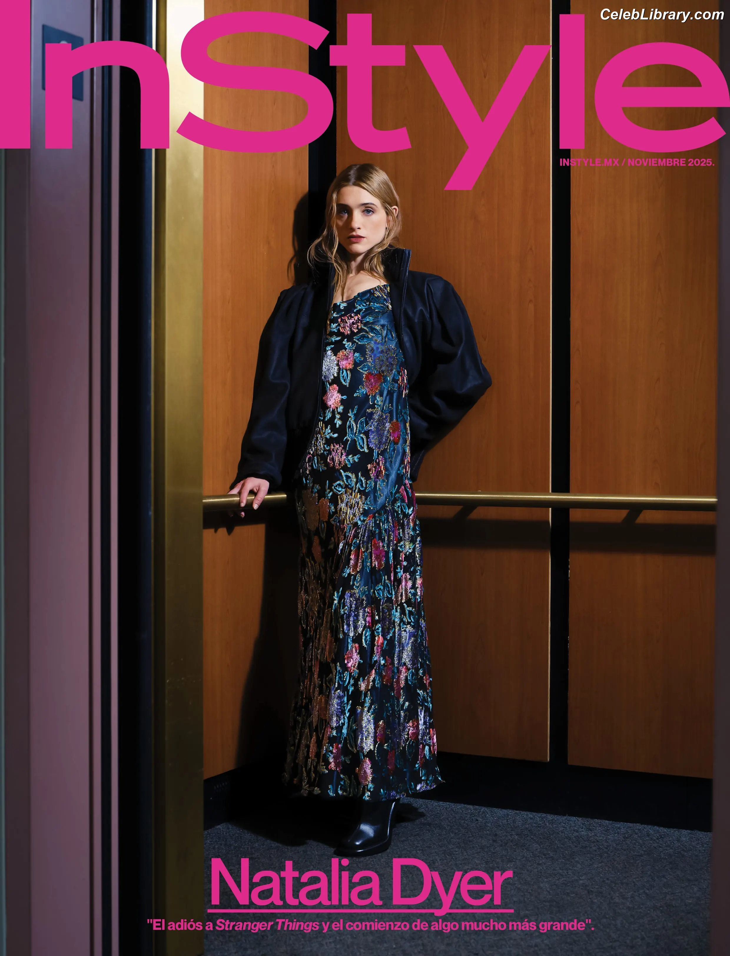 Natalia Dyer photo 9 of 977