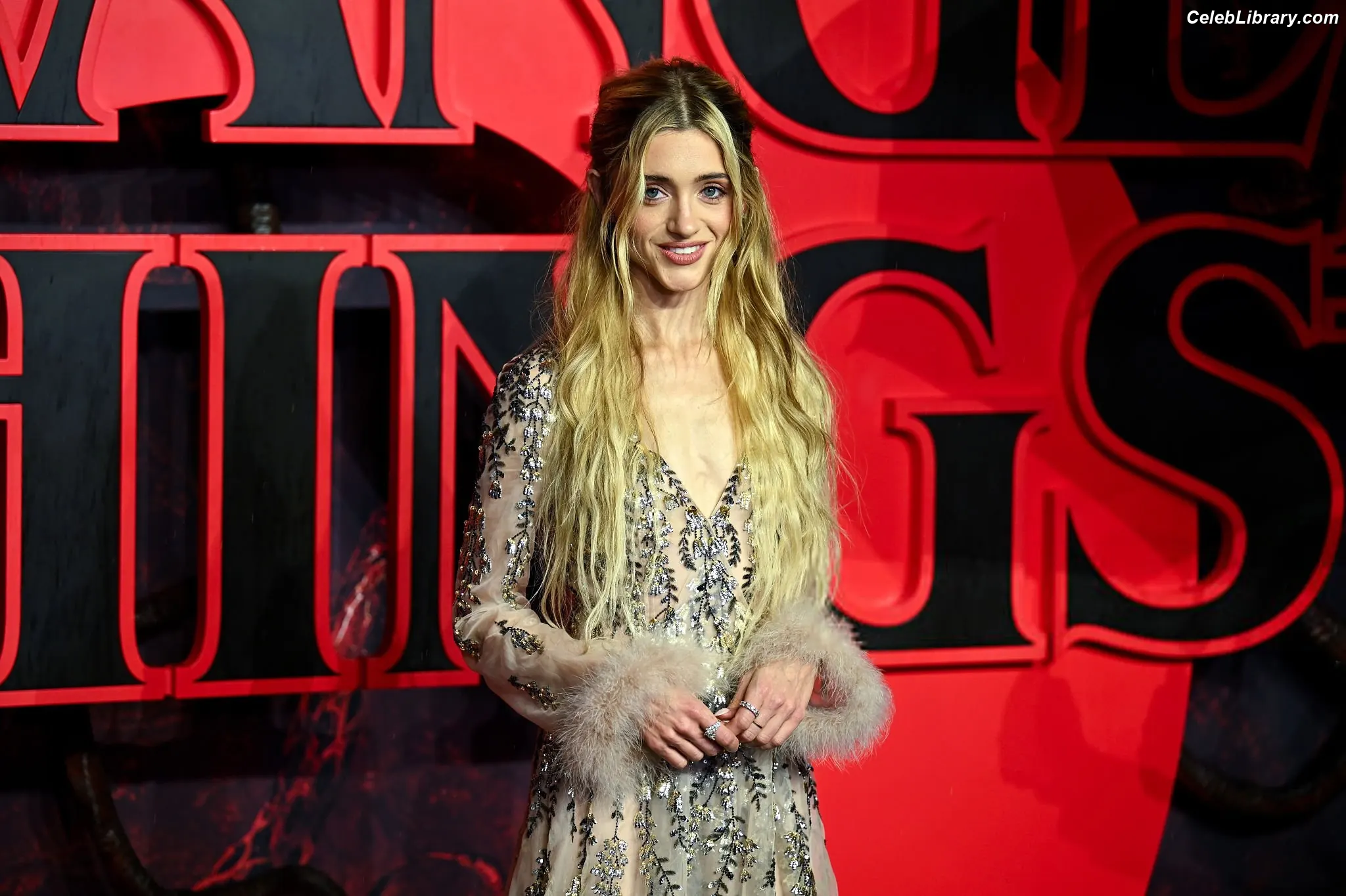 Natalia Dyer photo 24 of 977