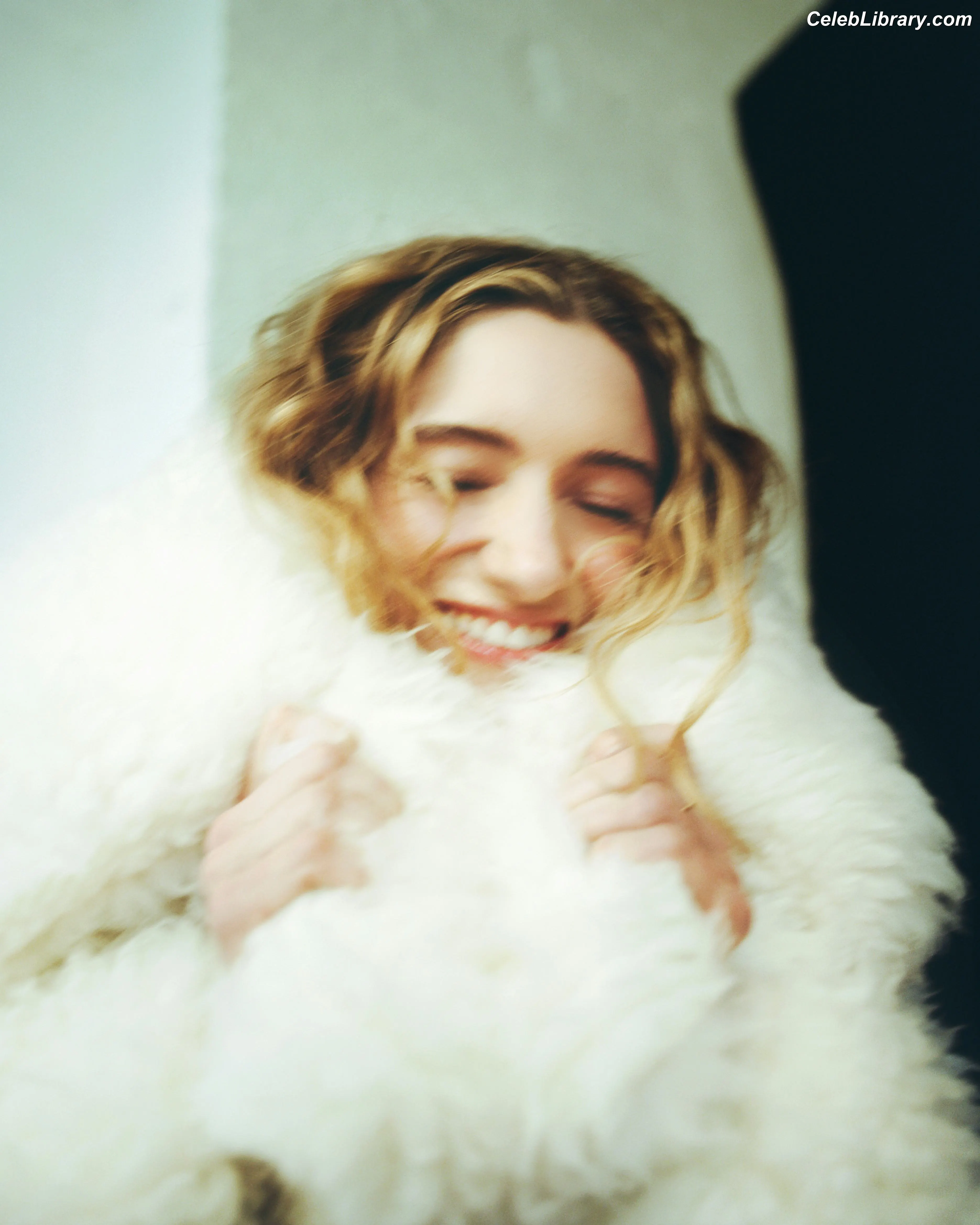 Natalia Dyer photo 6 of 977