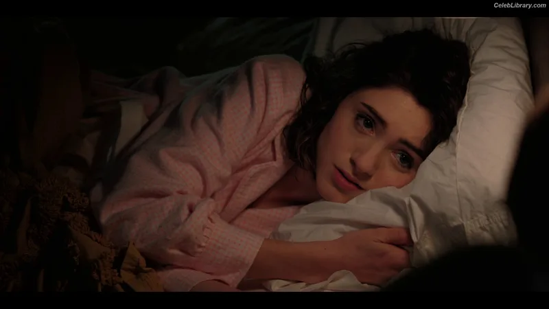 Natalia Dyer photo 12 of 978