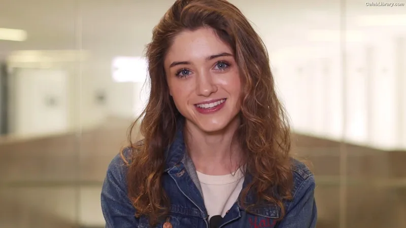 Natalia Dyer photo 23 of 978