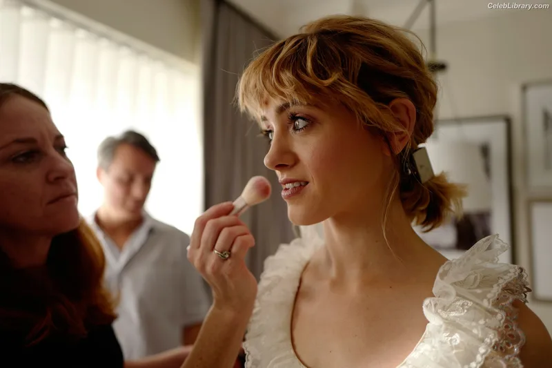 Natalia Dyer photo 5 of 978