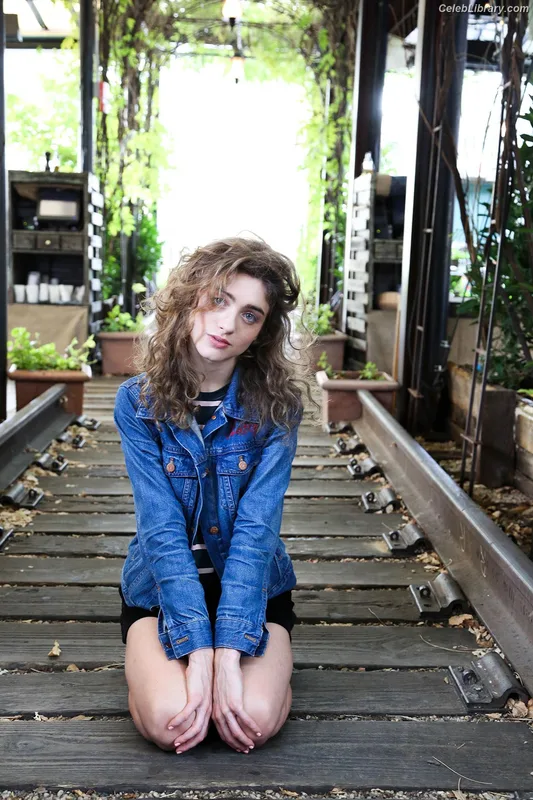 Natalia Dyer photo 20 of 978