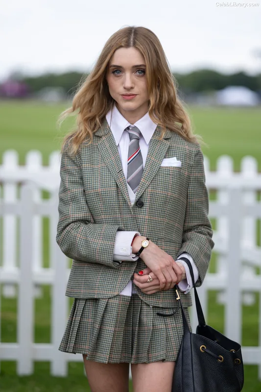 Natalia Dyer photo 13 of 978