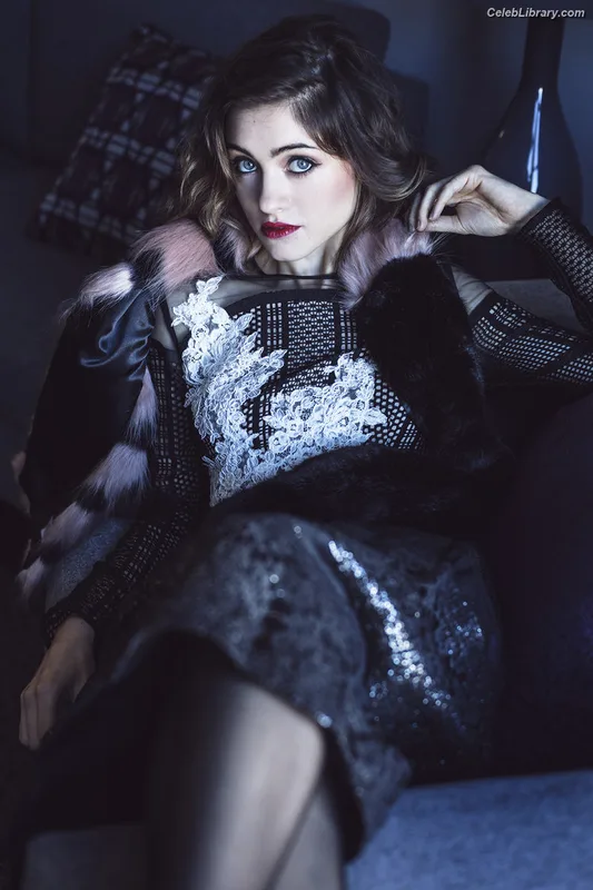 Natalia Dyer photo 13 of 978