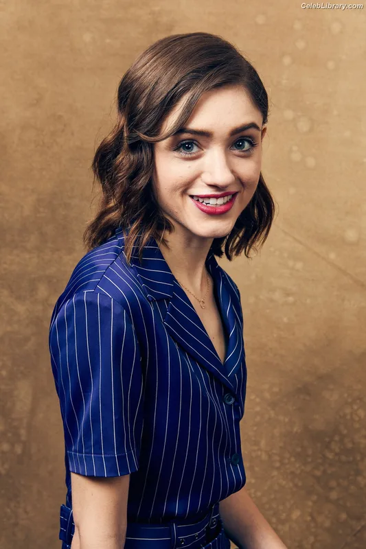 Natalia Dyer photo 5 of 978