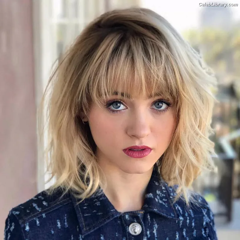 Natalia Dyer photo 24 of 978