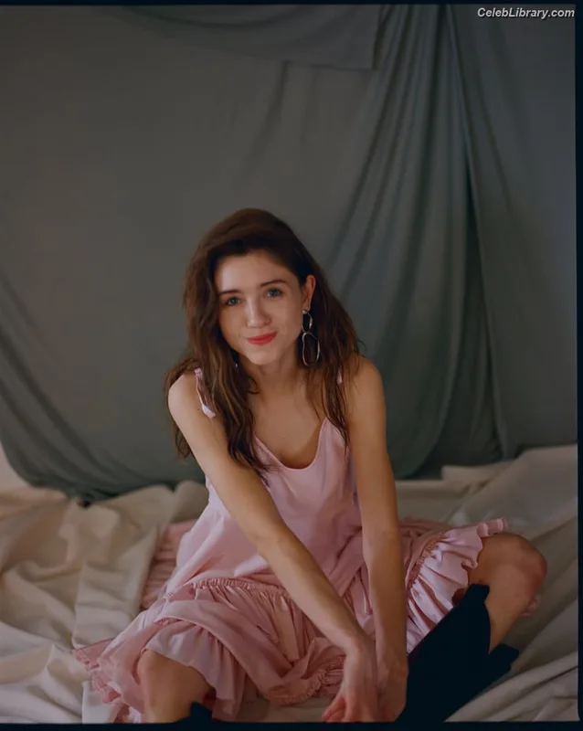 Natalia Dyer photo 21 of 978