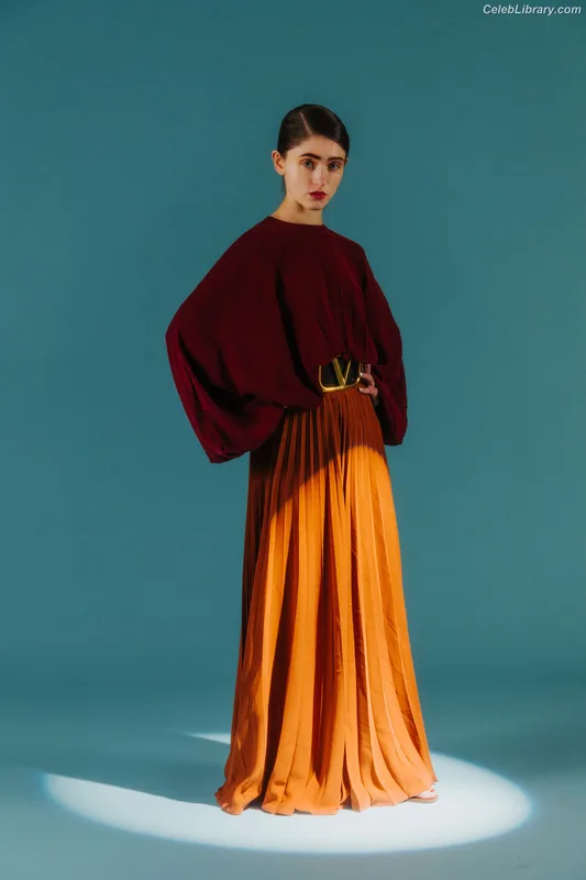 Natalia Dyer photo 7 of 978