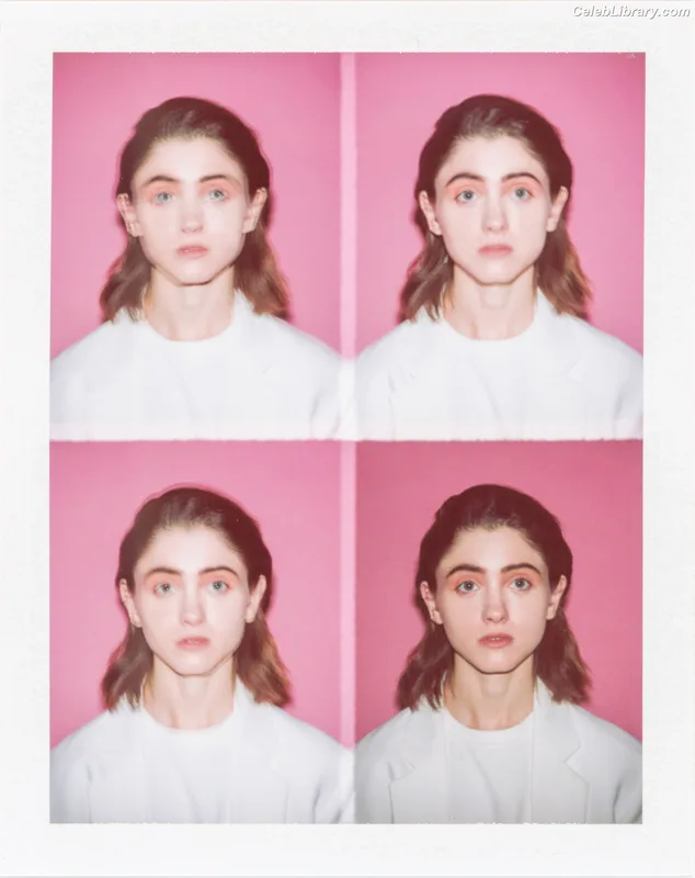 Natalia Dyer photo 8 of 978