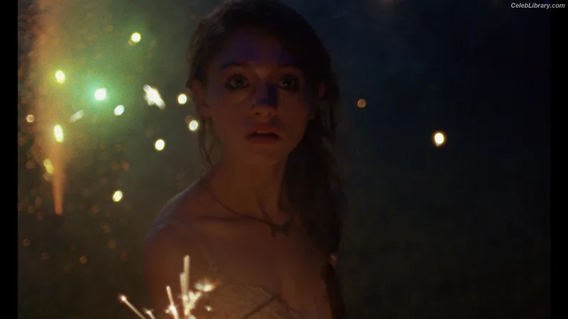 Natalia Dyer photo 24 of 978