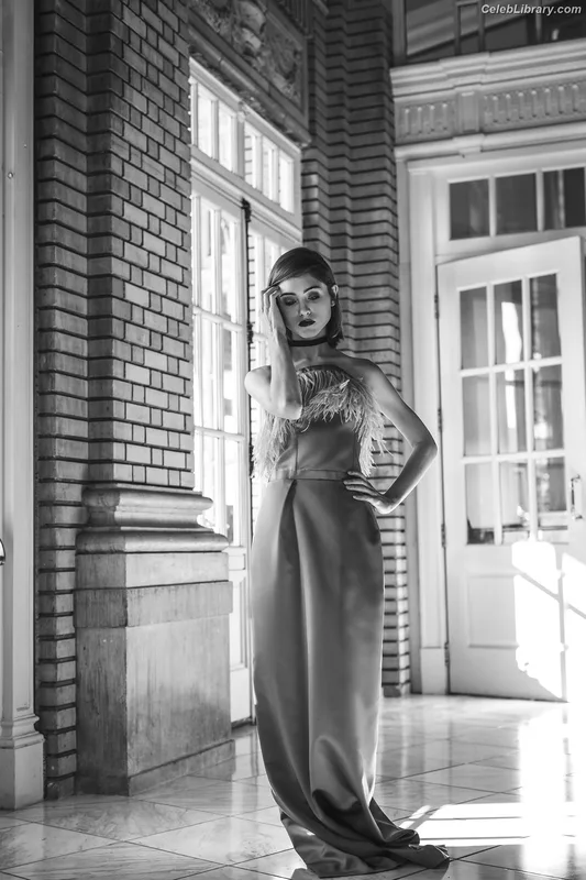 Natalia Dyer photo 6 of 978