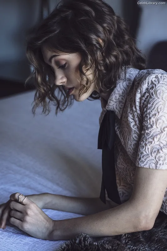 Natalia Dyer photo 7 of 978