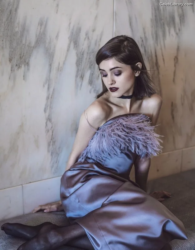 Natalia Dyer photo 13 of 978