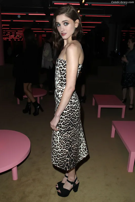 Natalia Dyer photo 23 of 978