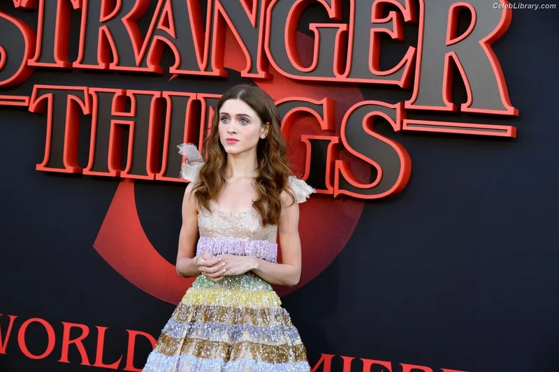 Natalia Dyer photo 13 of 978